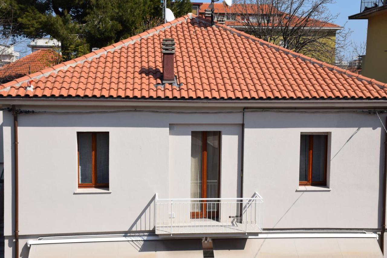 Good House- Ampio Appartamento Vicino Al Mare Ріміні Екстер'єр фото
