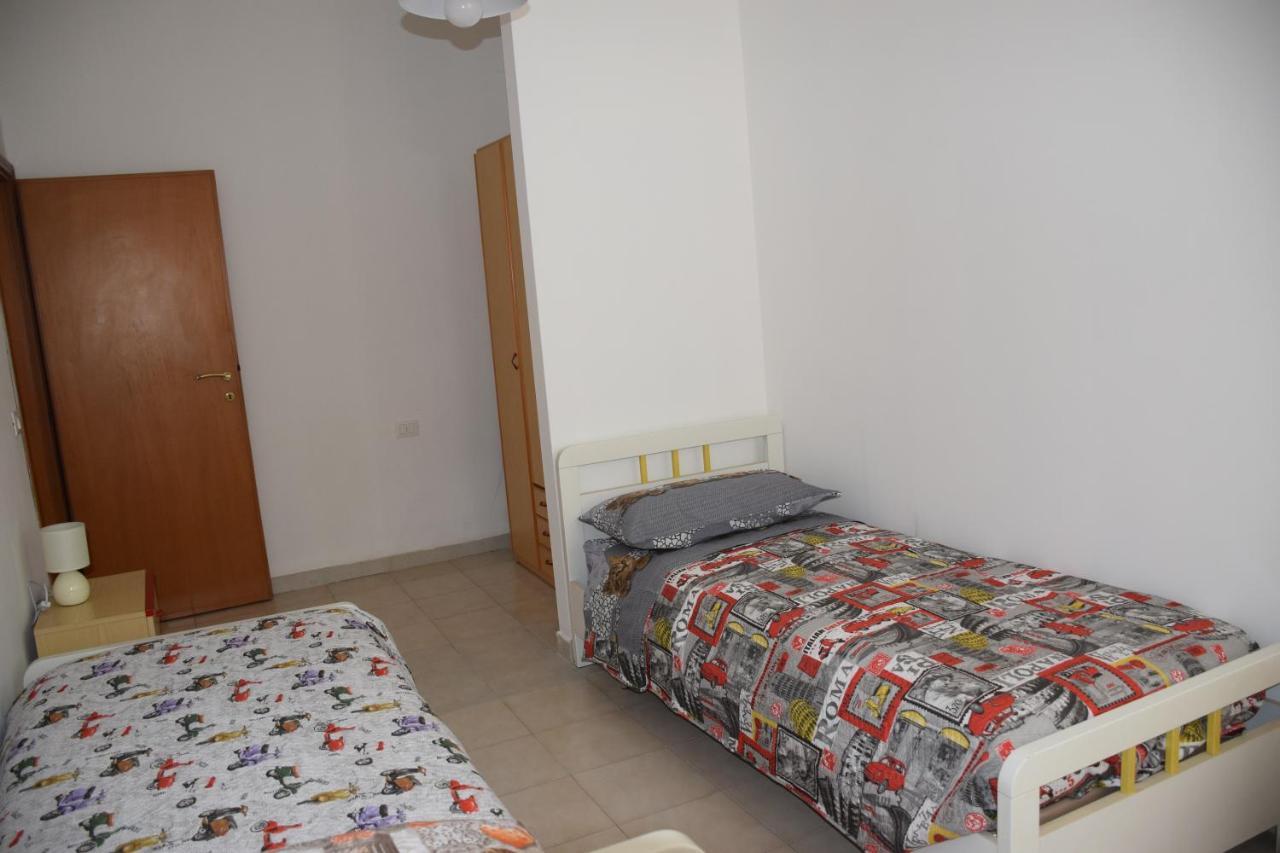 Good House- Ampio Appartamento Vicino Al Mare Ріміні Екстер'єр фото